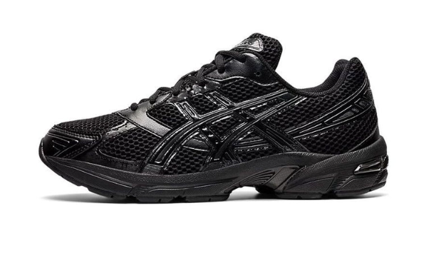 Side view of the ASICS GEL-1130 sneaker in Black and Graphite Grey
