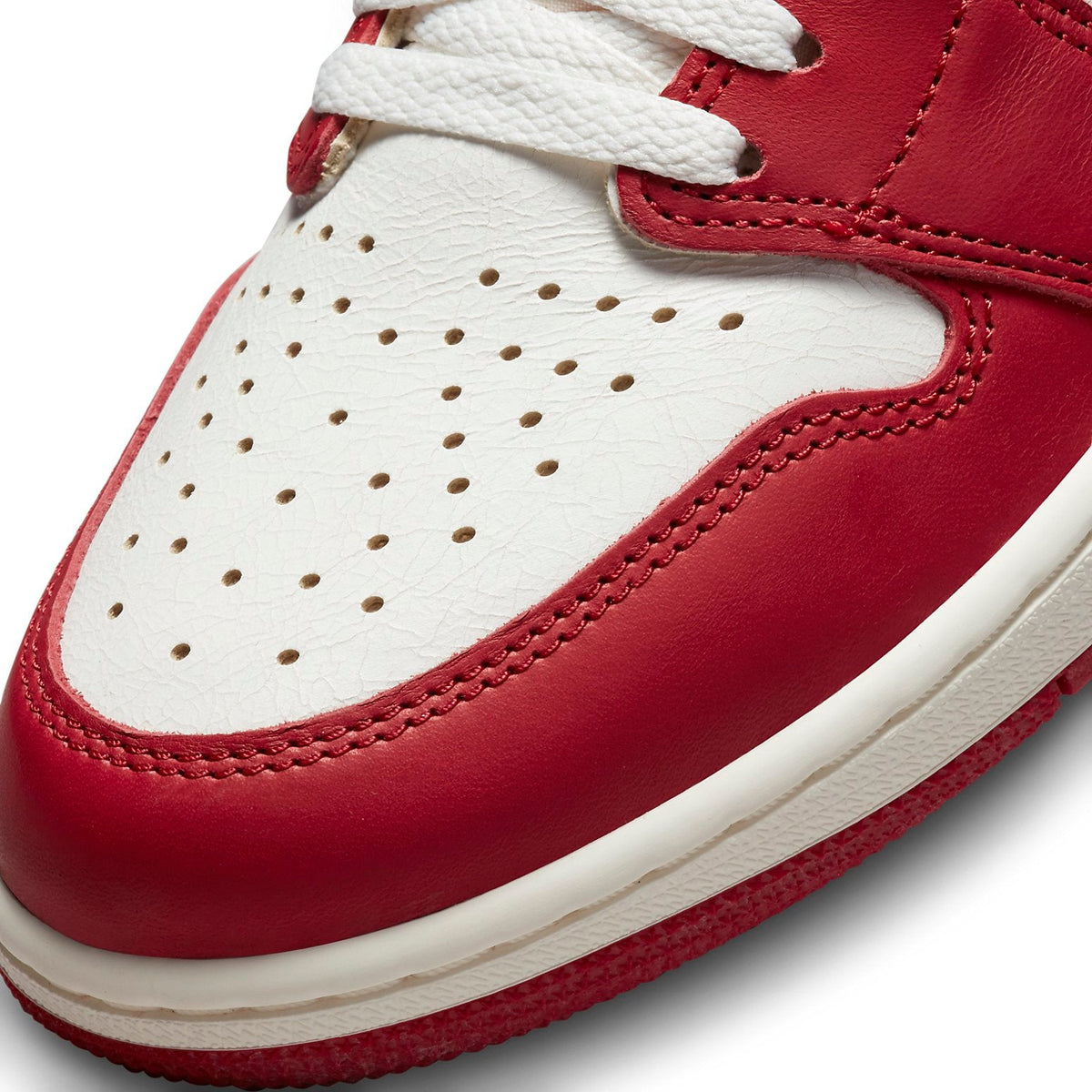 Air Jordan 1 Retro High OG Chicago 2015 | 555088-101